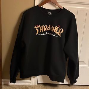 Men’s Large black Thrasher crew neck